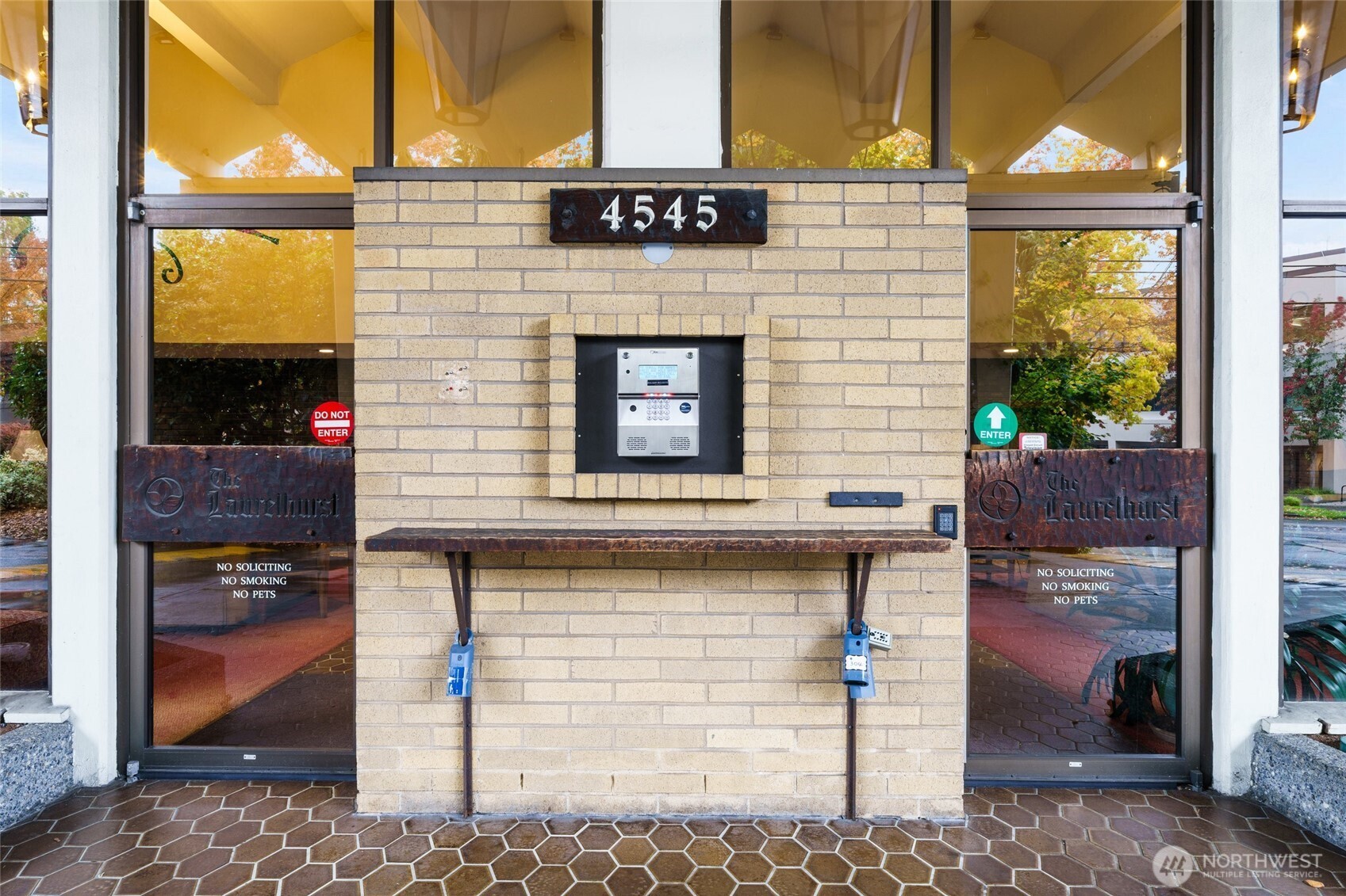 4545 Sand Point Way Northeast, Unit 203 Seattle, WA 98105 - Photo 22 of 28 a view of fireplace and window