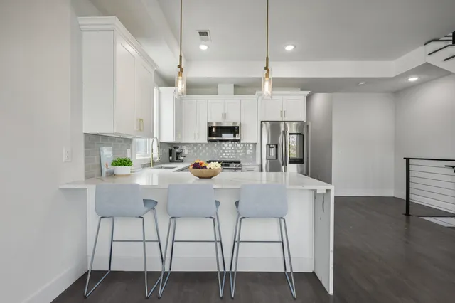 $830,000 | 98 Van Horne Street, Unit B, Jersey City, NJ 07304