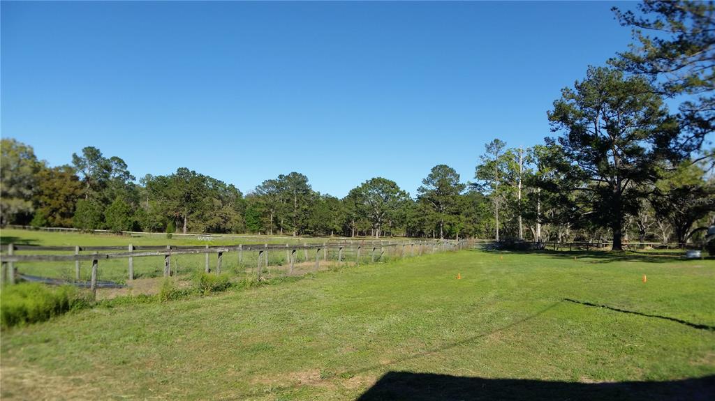 18635 Phillips Road Brooksville, FL 34604 - Photo 5 of 18 a view of an outdoor space and a yard