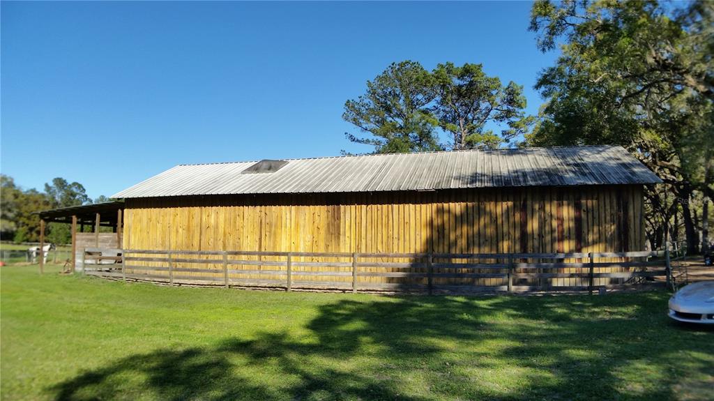 18635 Phillips Road Brooksville, FL 34604 - Photo 8 of 18 a view of a backyard