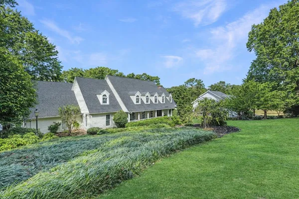 $609,900 | 317 East Killarney Lake, Moore, SC 29369