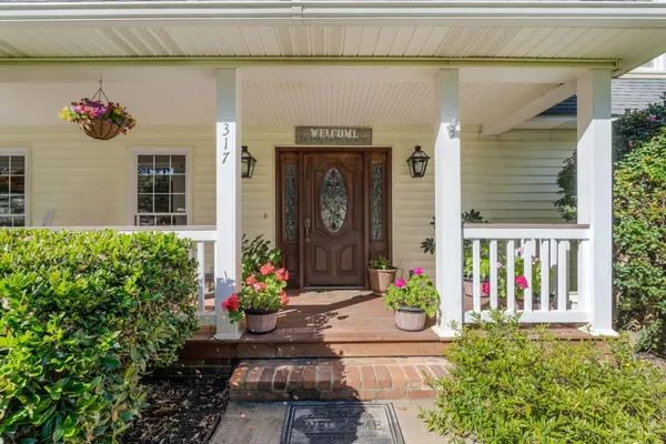 $609,900 | 317 East Killarney Lake, Moore, SC 29369