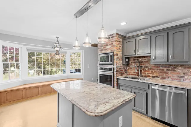 $624,900 | 317 East Killarney Lake, Moore, SC 29369