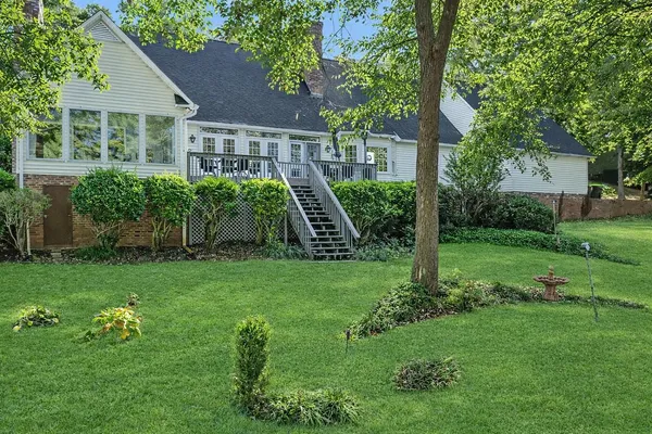 $609,900 | 317 East Killarney Lake, Moore, SC 29369