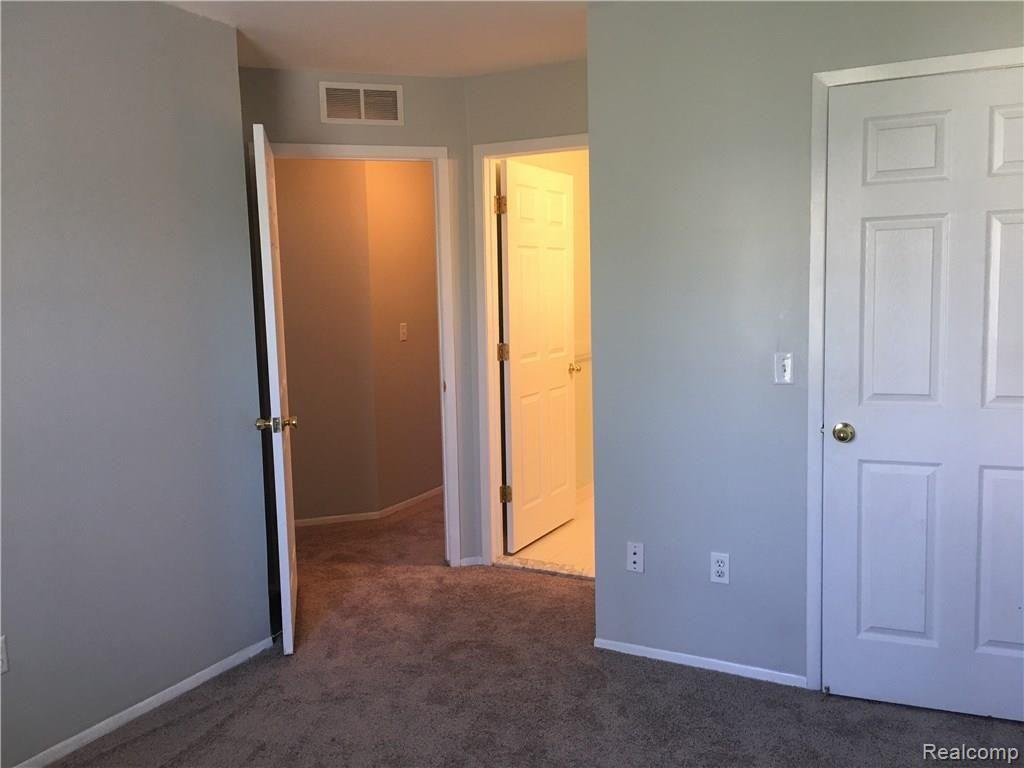 22040 Cape Cod Way, Unit 4 Farmington, MI 48336 - Photo 18 of 31