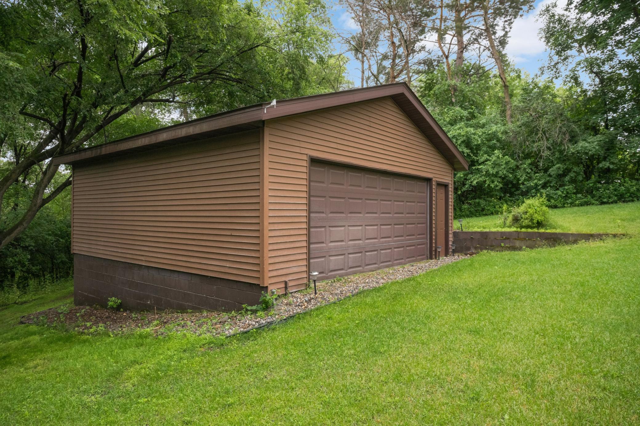 5139 Woodhill Road Minnetonka, MN 55345 - Photo 29 of 41