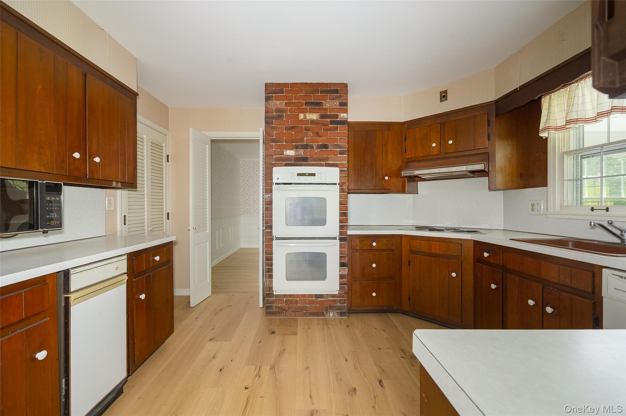 50 Aspinwall Road Red Hook, NY 12571 - Photo 7 of 39