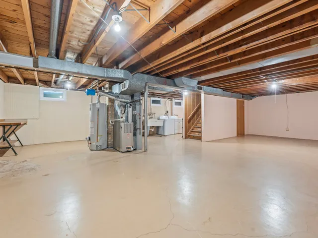 a view of a room with an empty space