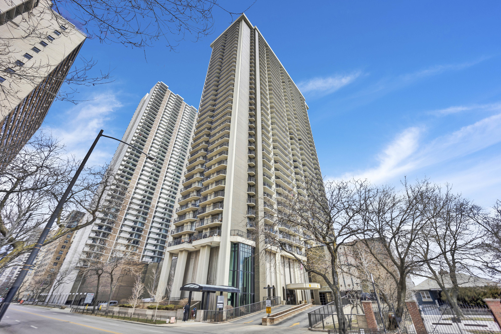6007 North Sheridan Road, Unit 14F Chicago, IL 60660 - Photo 1 of 27