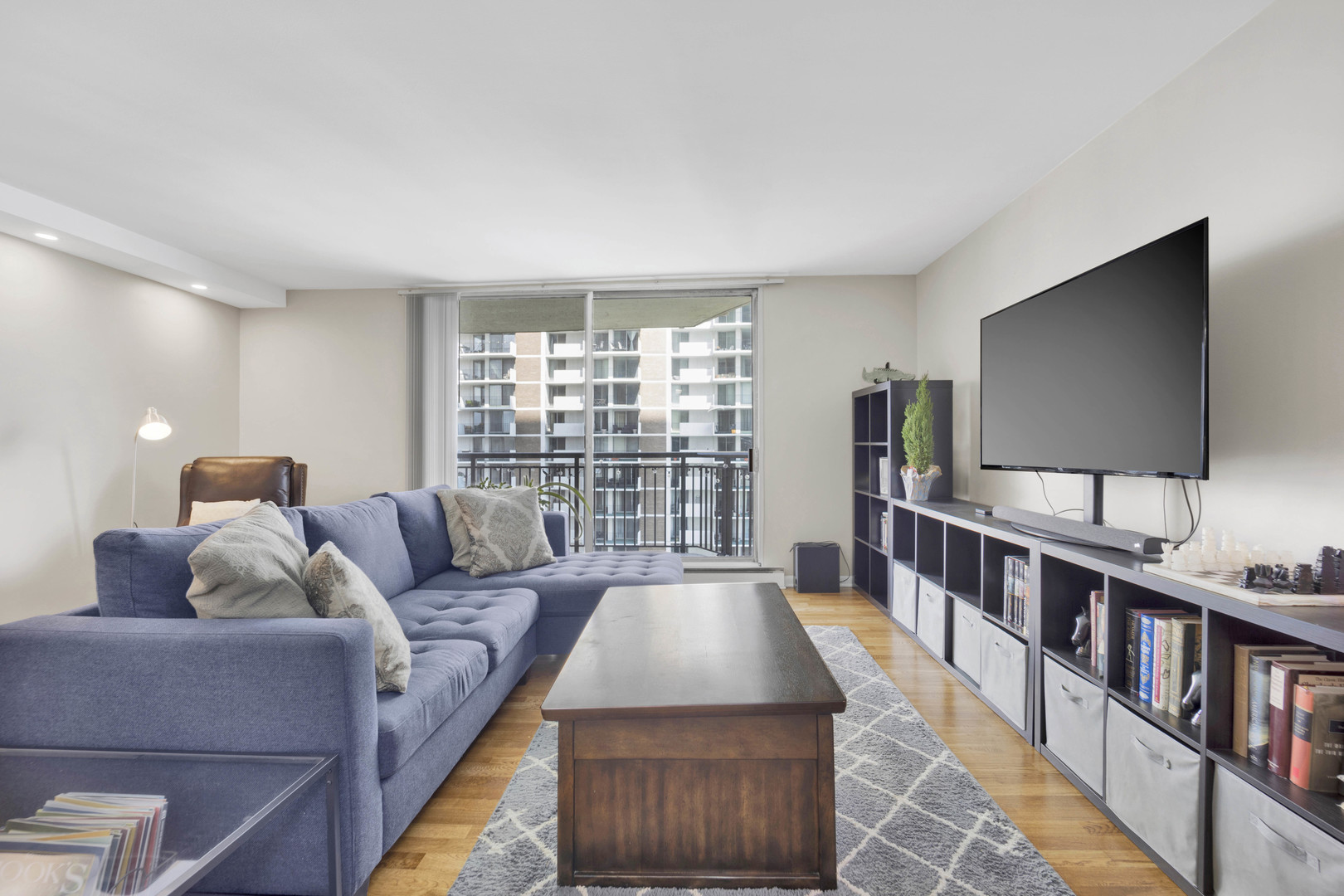 6007 North Sheridan Road, Unit 14F Chicago, IL 60660 - Photo 4 of 27