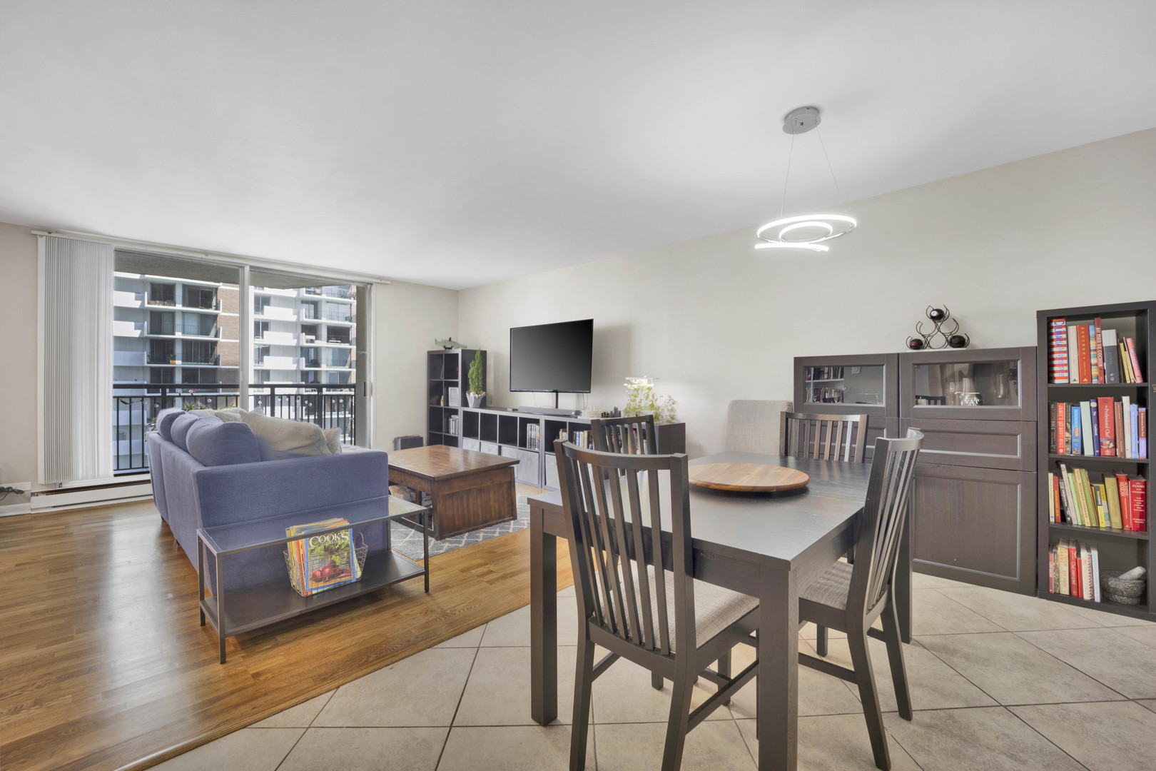 6007 North Sheridan Road, Unit 14F Chicago, IL 60660 - Photo 5 of 27