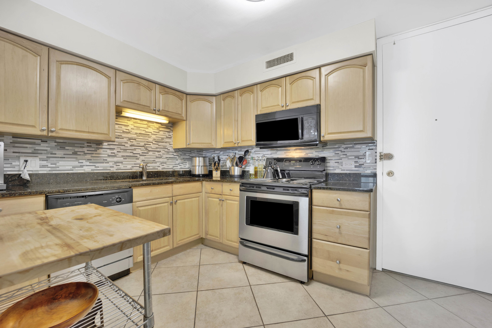 6007 North Sheridan Road, Unit 14F Chicago, IL 60660 - Photo 8 of 27
