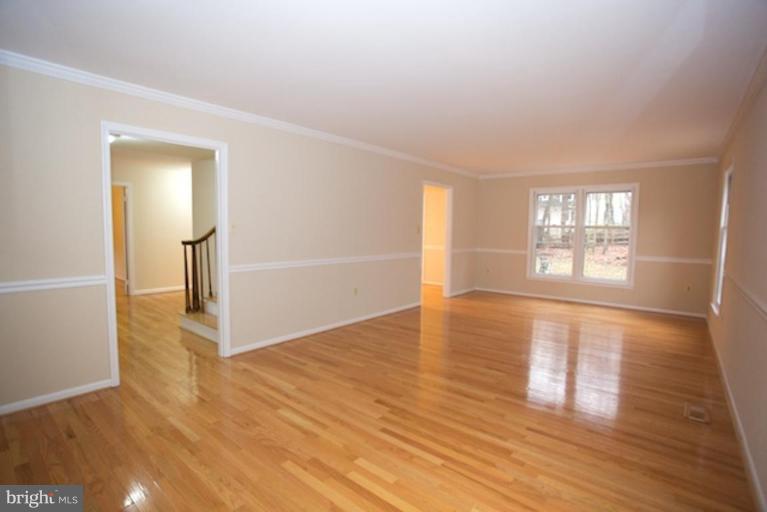 10711 Cross School Road Reston, VA 20191 - Photo 2 of 22 Living Room