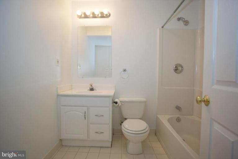 10711 Cross School Road Reston, VA 20191 - Photo 18 of 22 Bath #3