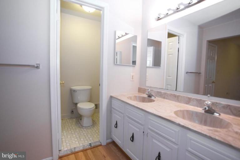 10711 Cross School Road Reston, VA 20191 - Photo 19 of 22 Master Bath