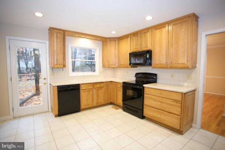 10711 Cross School Road Reston, VA 20191 - Photo 6 of 22 Kitchen #2