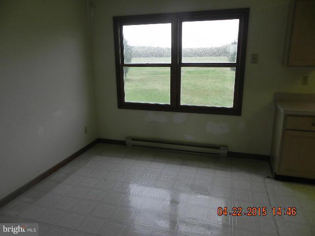 6107 Delaware Line Road Rhodesdale, MD 21659 - Photo 16 of 22 Dining Room