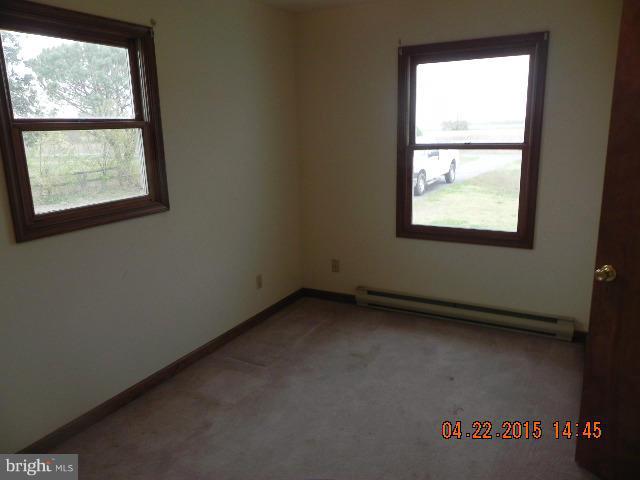 6107 Delaware Line Road Rhodesdale, MD 21659 - Photo 17 of 22 Family Room