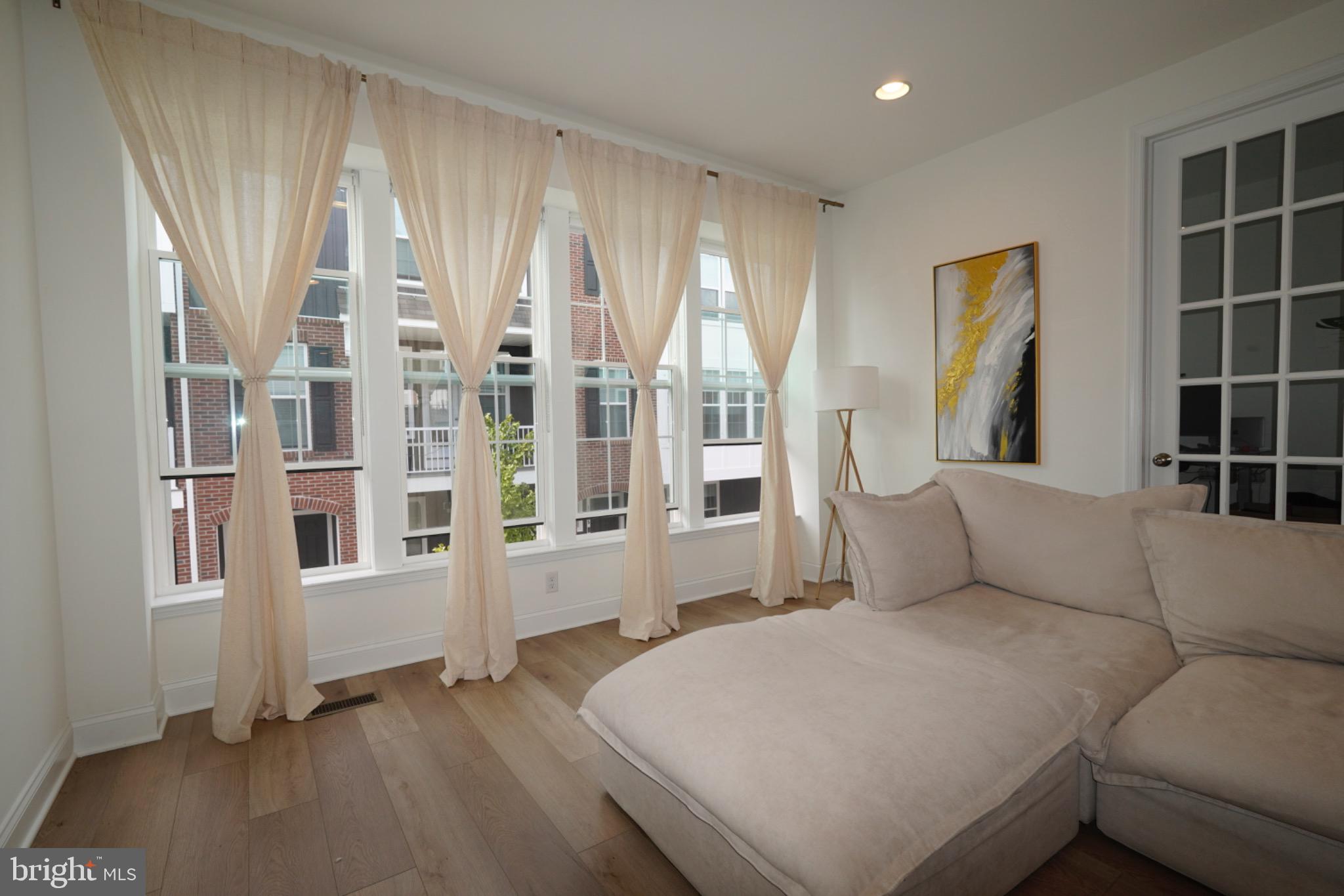 1316 Breeches Way Mechanicsburg, PA 17055 - Photo 8 of 21 Bright and airy urban retreat.