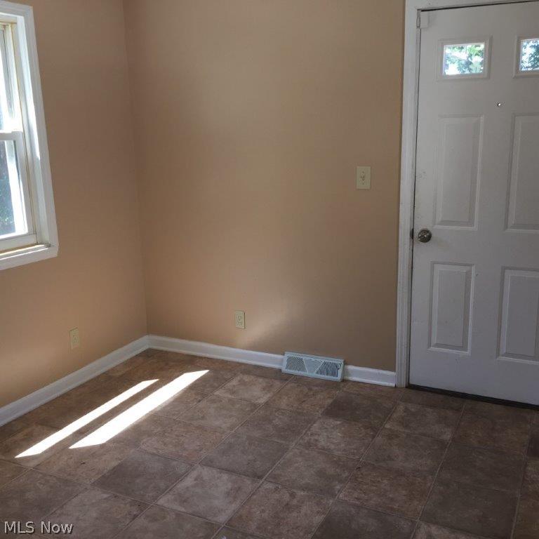 623 Fouse Avenue Akron, OH 44310 - Photo 7 of 25 Gallery Image 7