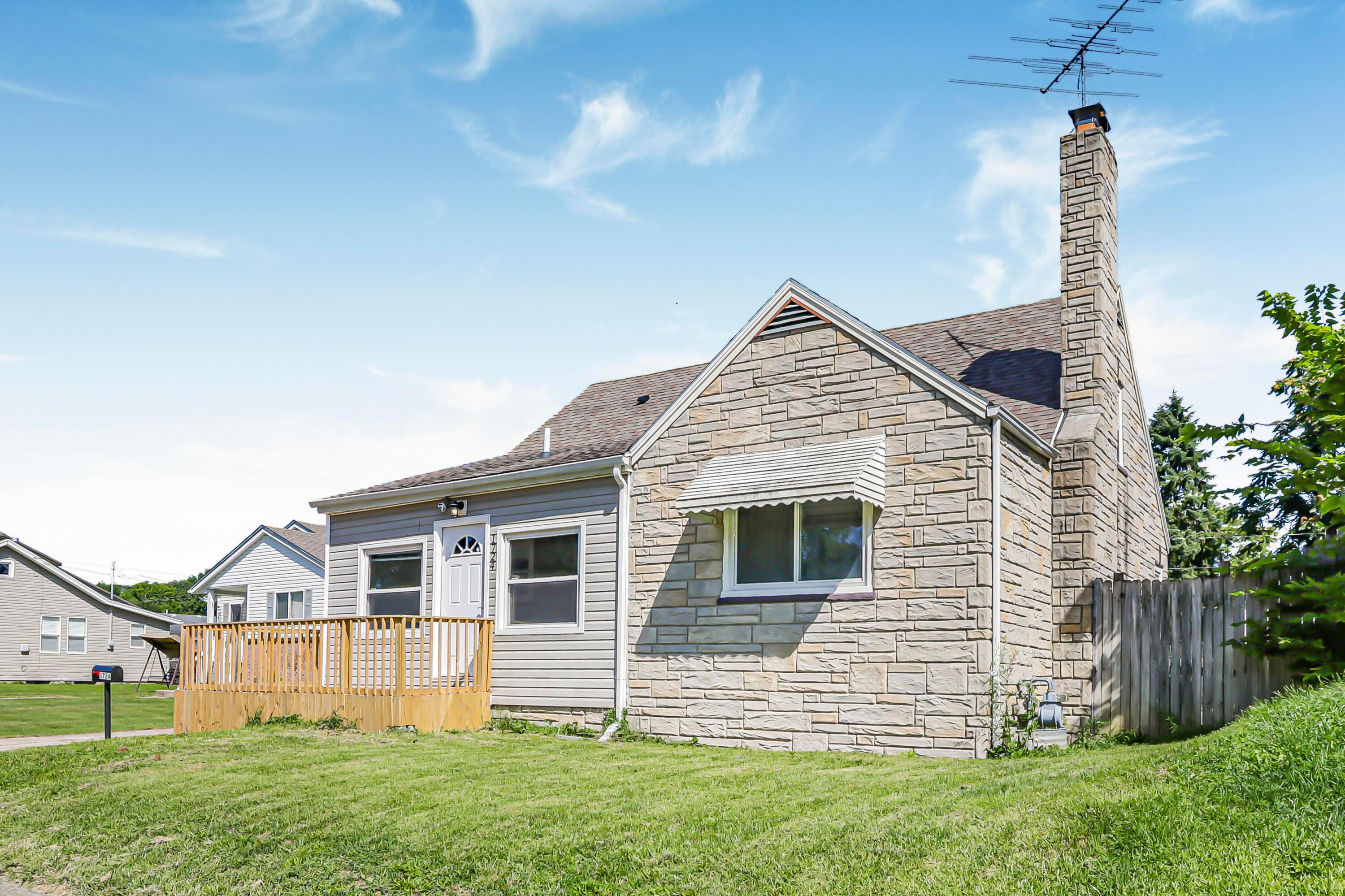 1724 Rutland Avenue Springfield, OH 45505 - Photo 5 of 37 5-print-939A8088 - Copy