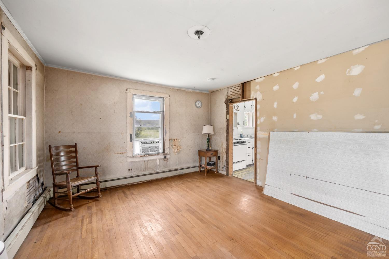 346 Craryville Road Craryville, NY 12521 - Photo 4 of 16 Living room in house.
