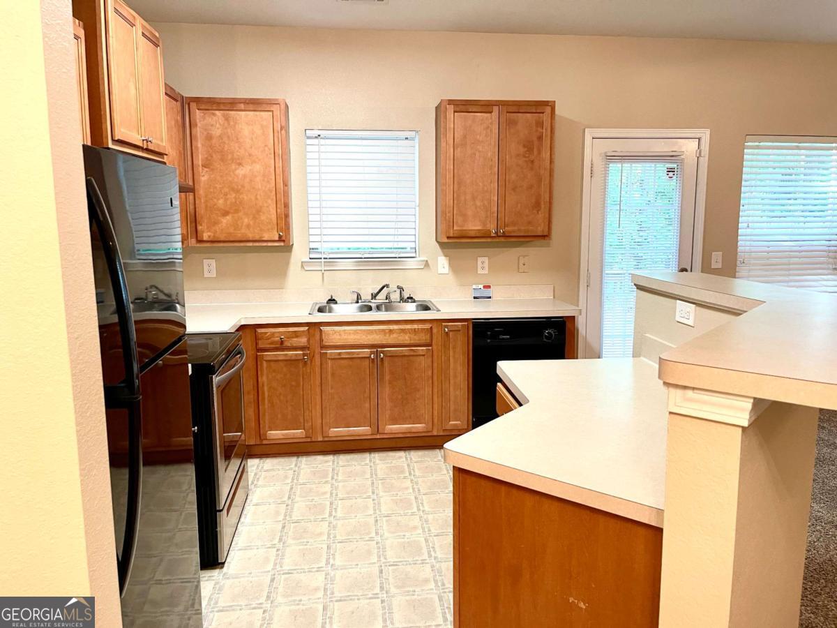 6938 Rogers Point Lithonia, GA 30058 - Photo 8 of 18