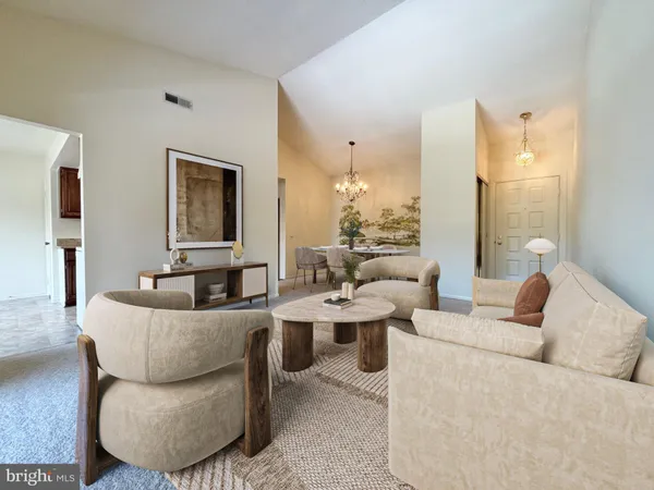 $2,100 | 15316 Pine Orchard Drive, Unit 823H, Silver Spring, MD 20906