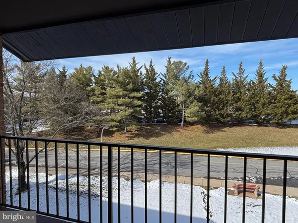 $2,100 | 15316 Pine Orchard Drive, Unit 823H, Silver Spring, MD 20906