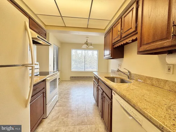 $2,100 | 15316 Pine Orchard Drive, Unit 823H, Silver Spring, MD 20906