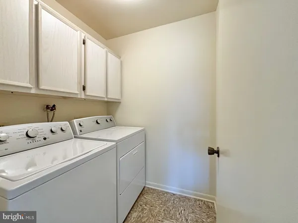 $2,100 | 15316 Pine Orchard Drive, Unit 823H, Silver Spring, MD 20906