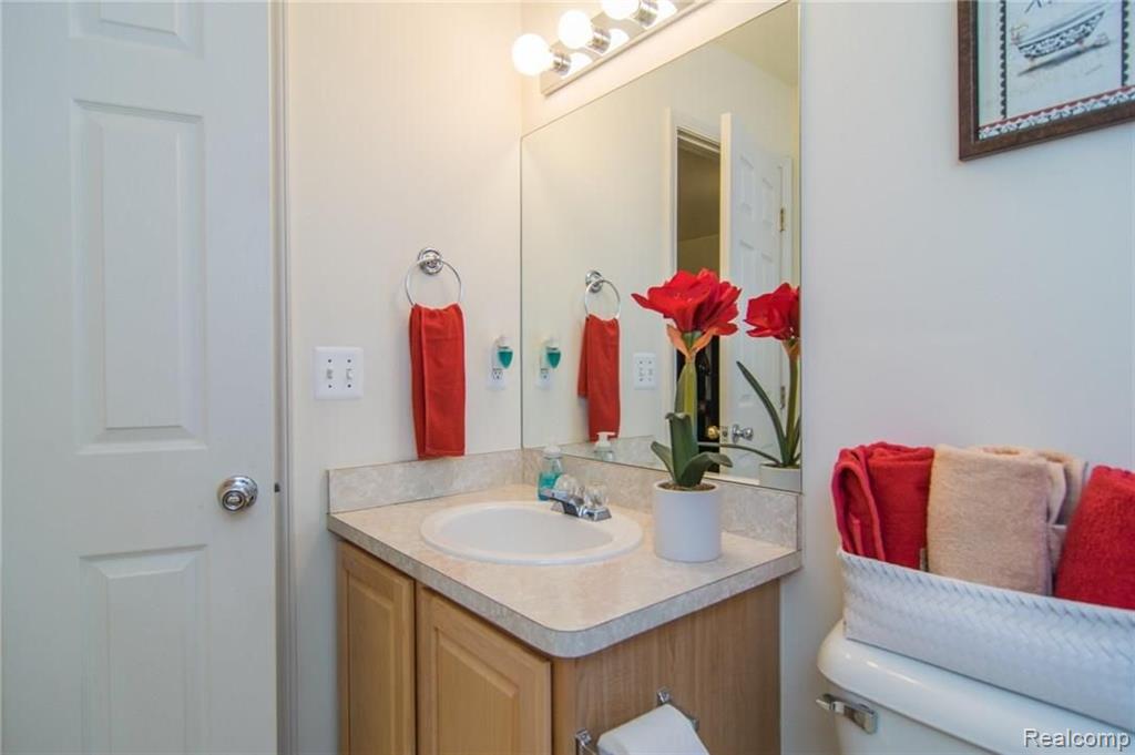 11684 Farmington Road Livonia, MI 48150 - Photo 28 of 35