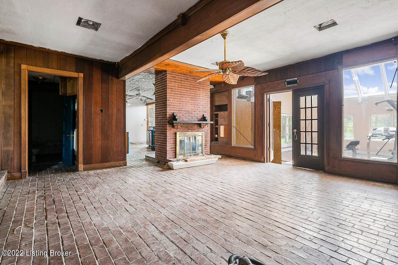 8702 Routt Road Louisville, KY 40299 - Photo 24 of 56 Great Room