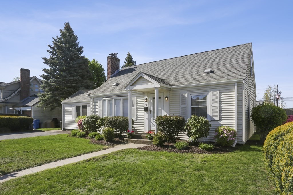 22 Allen Road Waltham, MA 02453 - Photo 3 of 24 Gallery Image 3
