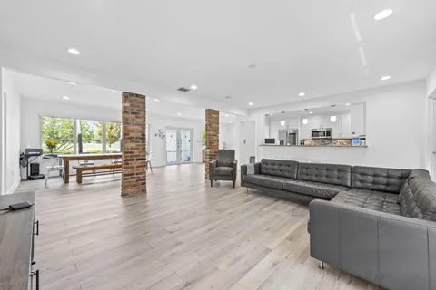 $985,000 | 409 North 14th Avenue, Hollywood, FL 33020