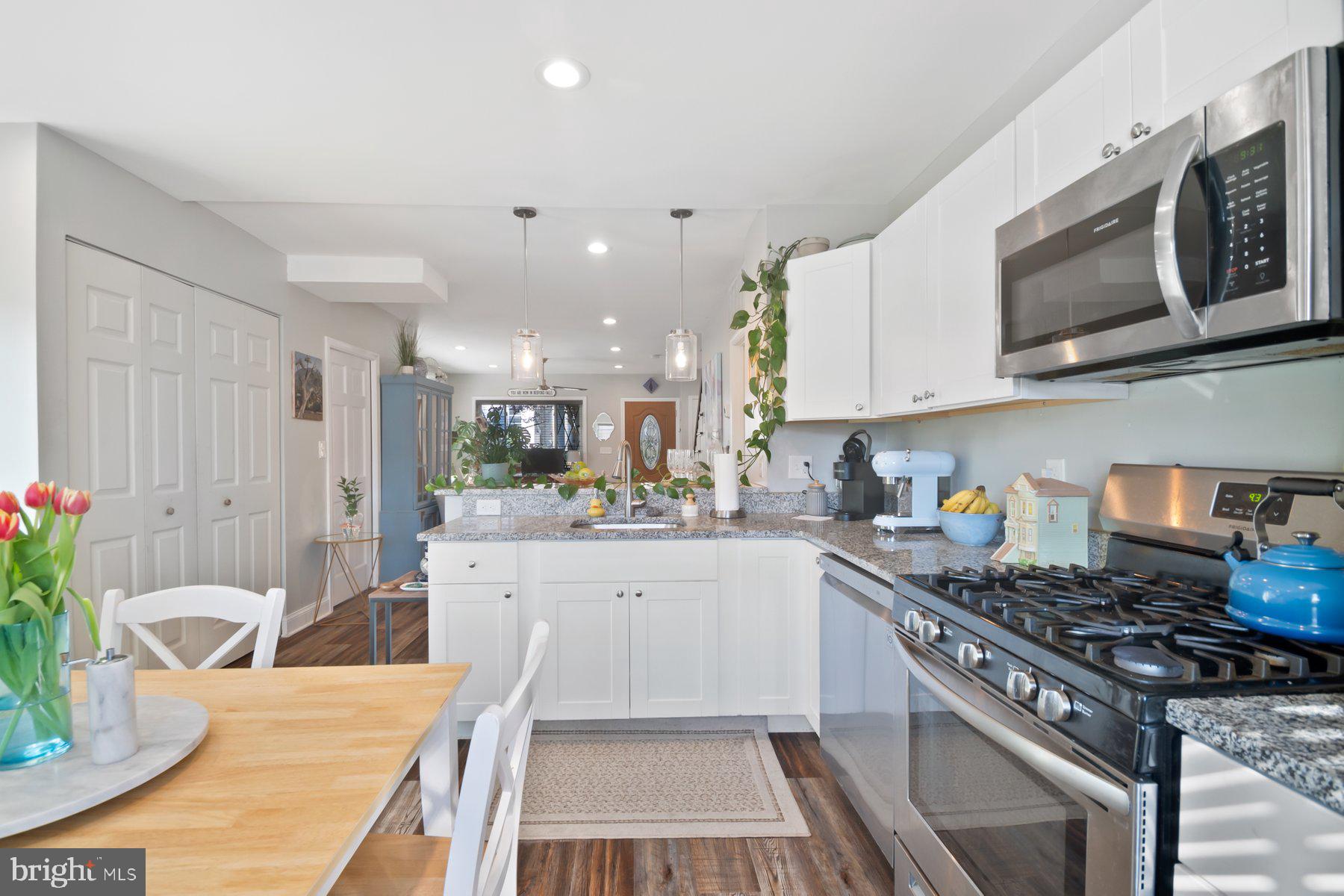 4401 Grand View Avenue Baltimore, MD 21211 - Photo 16 of 35