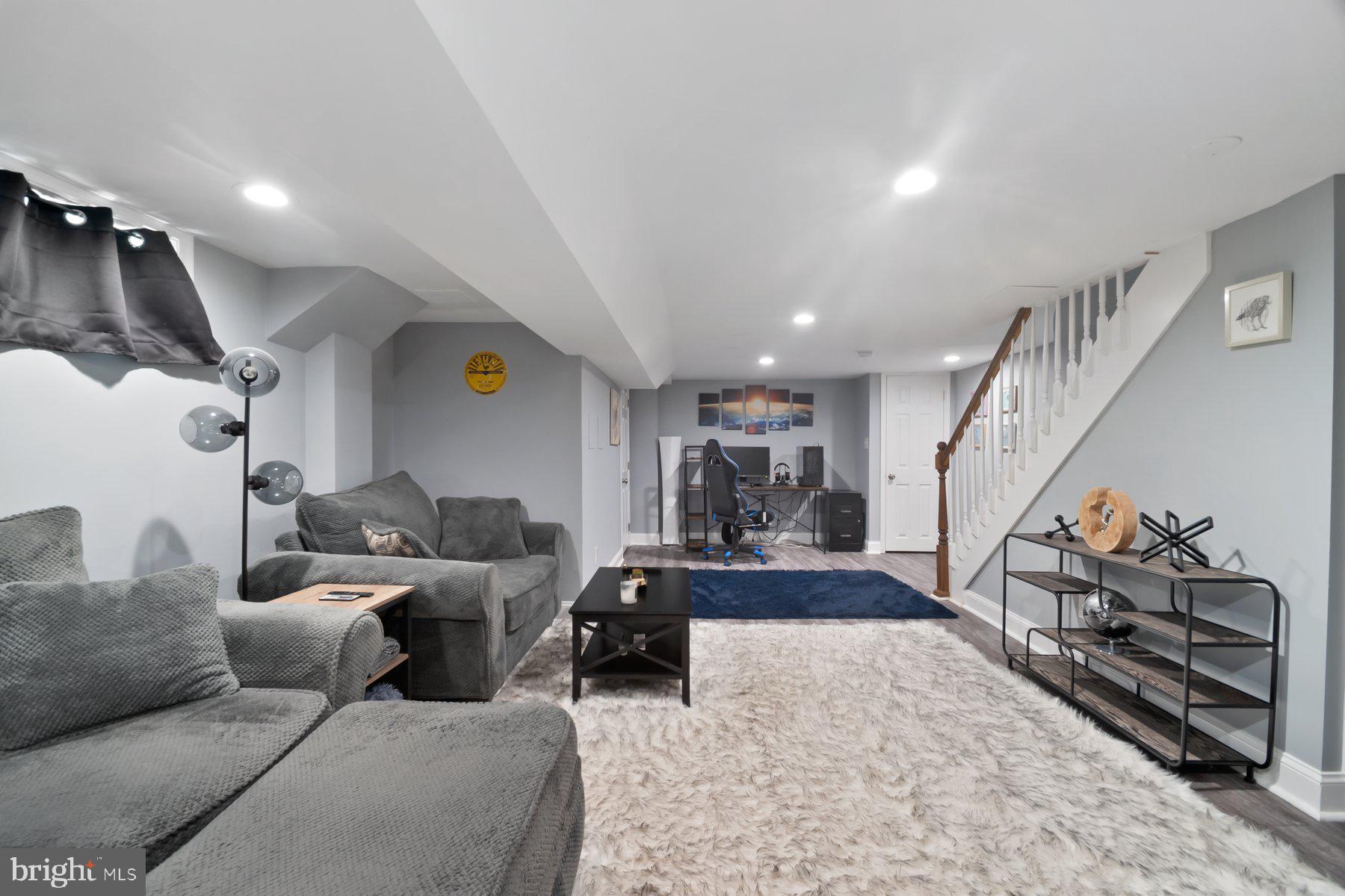 4401 Grand View Avenue Baltimore, MD 21211 - Photo 3 of 35