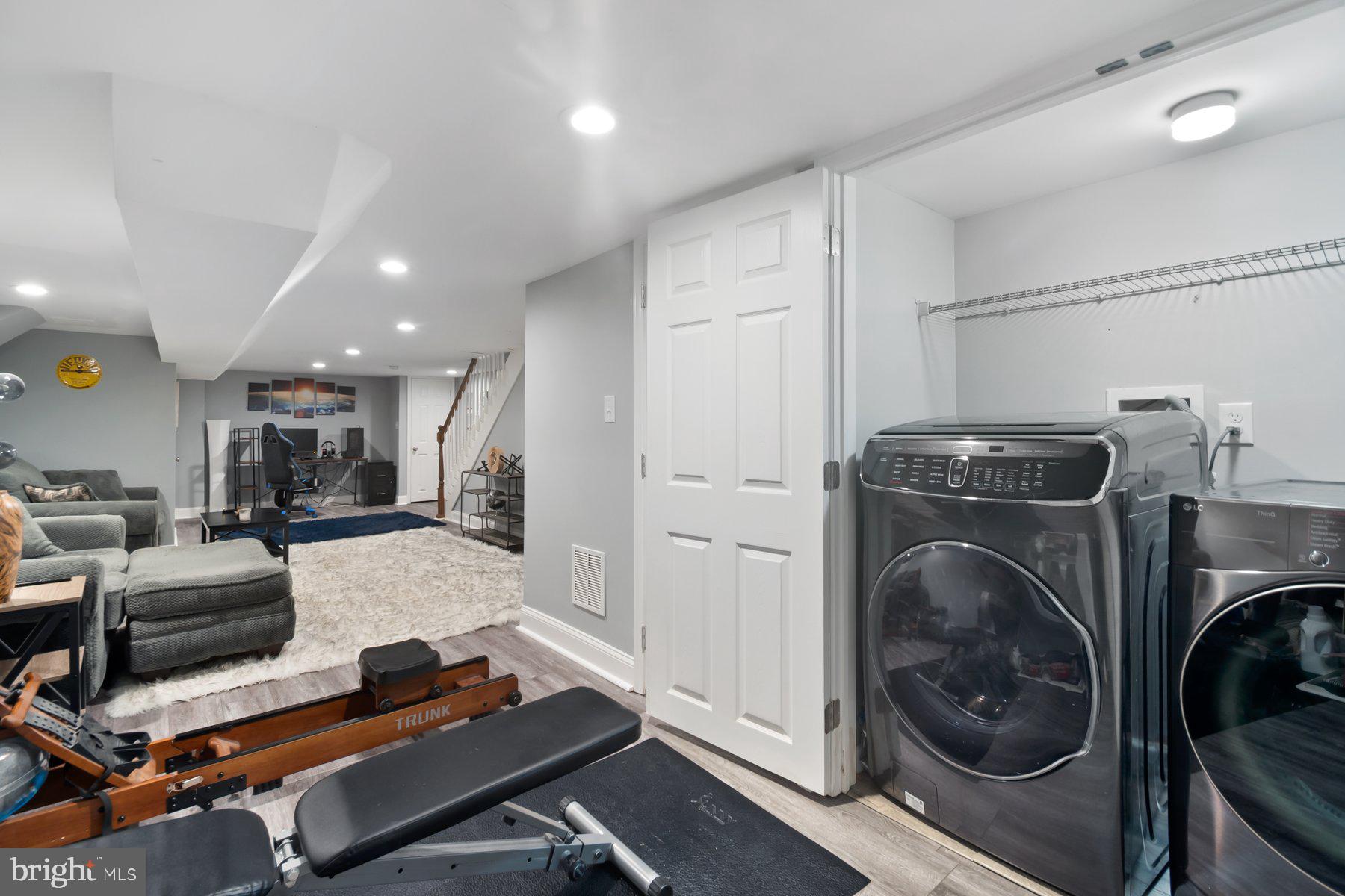 4401 Grand View Avenue Baltimore, MD 21211 - Photo 4 of 35