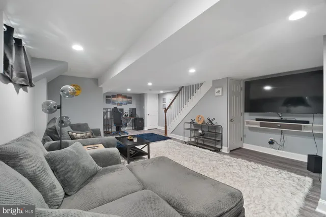 $2,500 | 4401 Grand View Avenue, Baltimore, MD 21211