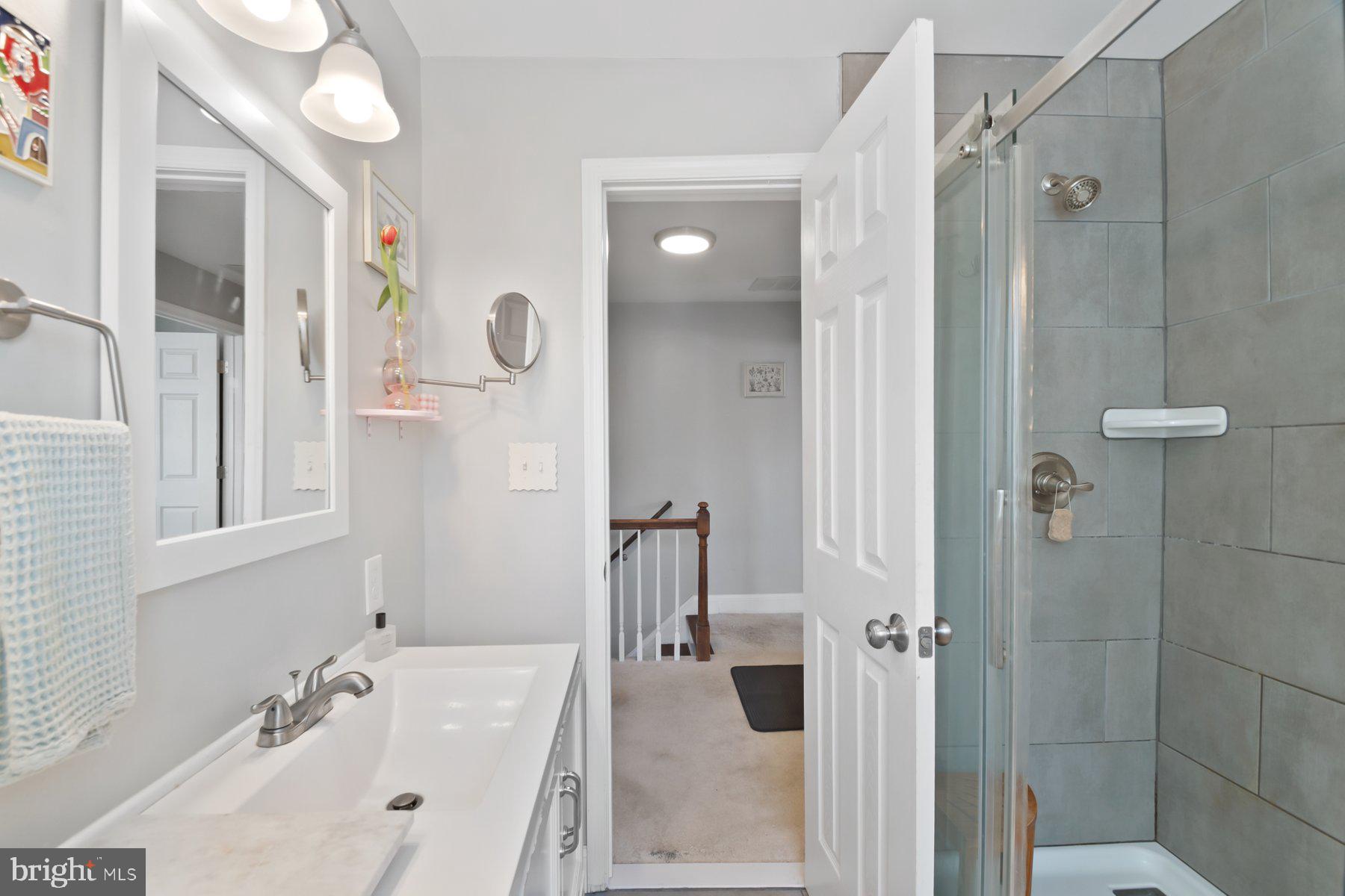 4401 Grand View Avenue Baltimore, MD 21211 - Photo 8 of 35