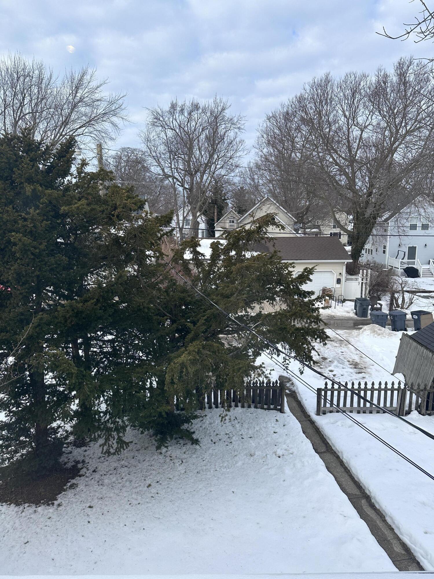 535 Archer Avenue, Unit UPPER 2 St. Joseph, MI 49085 - Photo 20 of 21 IMG_9145