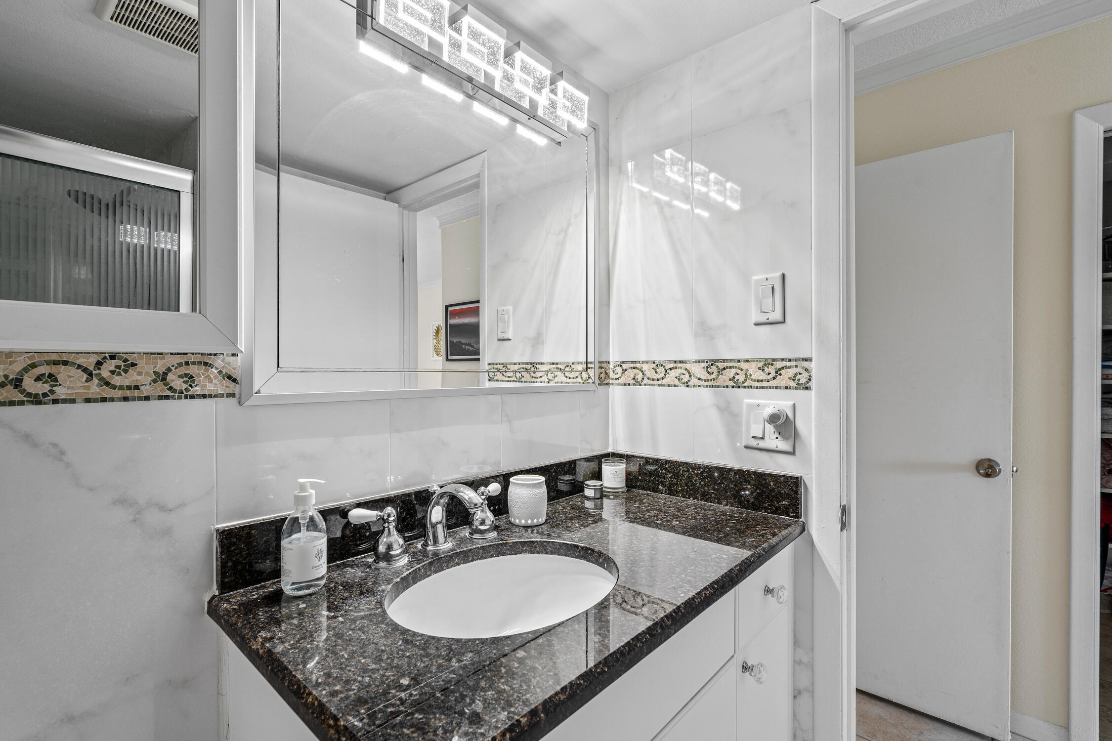 231 East Lantana Road, Unit 203 Lantana, FL 33462 - Photo 22 of 49 DSC04685