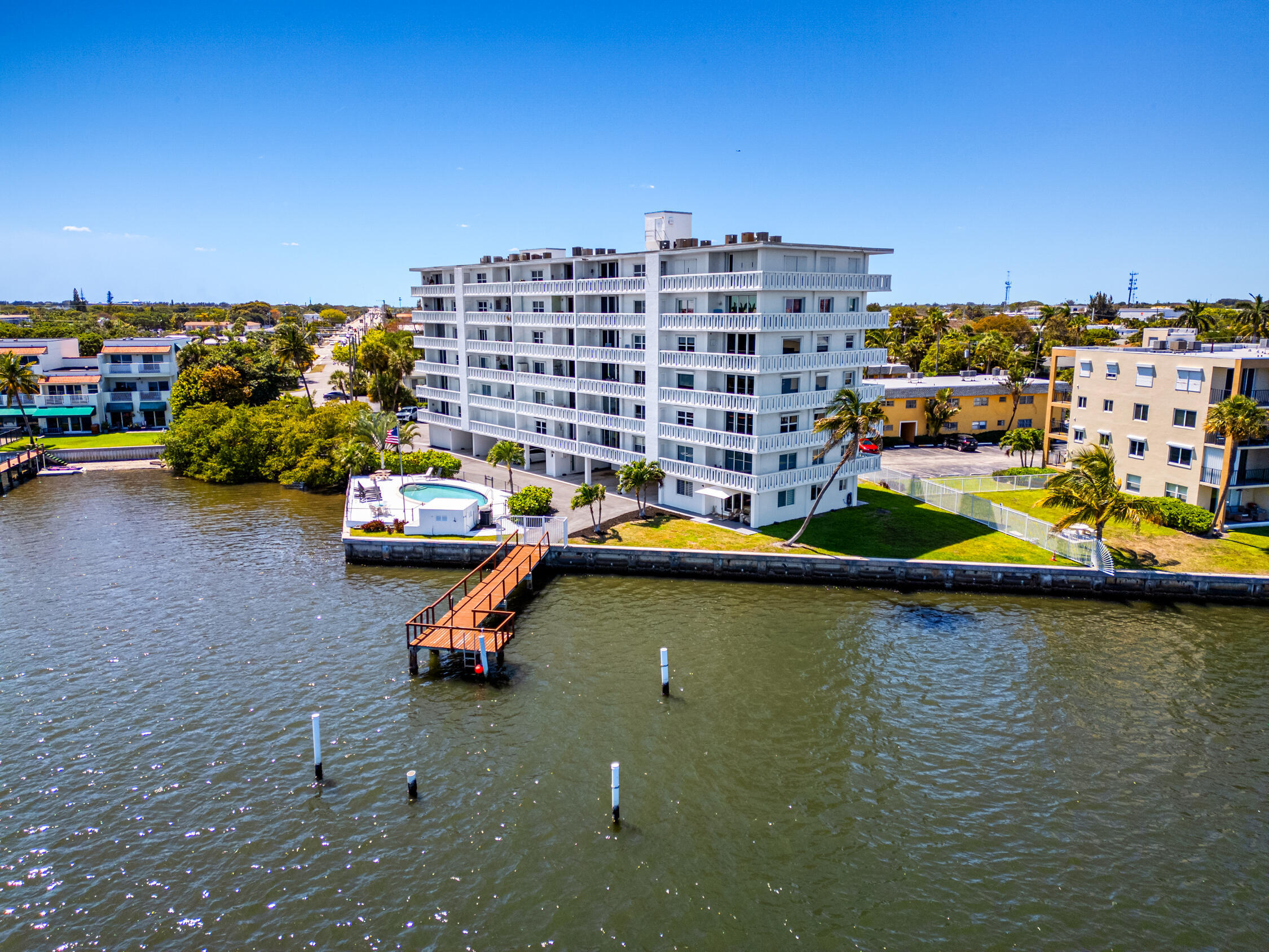 231 East Lantana Road, Unit 203 Lantana, FL 33462 - Photo 43 of 49 DJI_0340