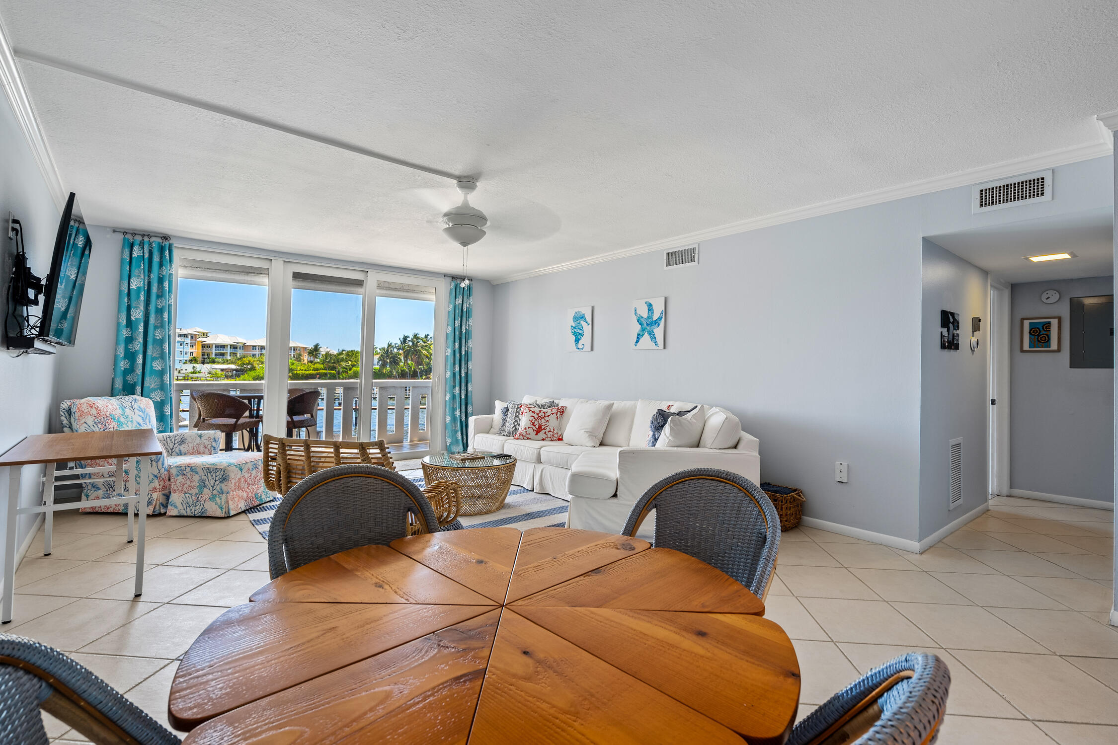 231 East Lantana Road, Unit 203 Lantana, FL 33462 - Photo 7 of 49 DSC04721