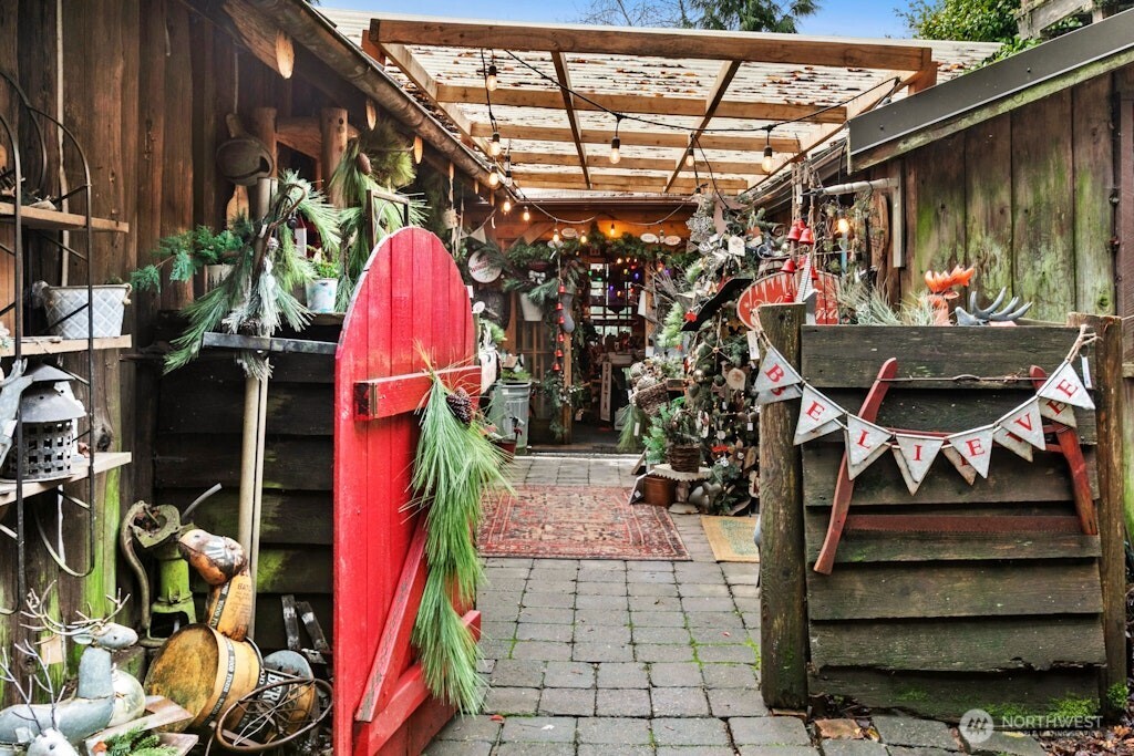 25629 Redmond-Fall City Road Northeast Redmond, WA 98053 - Photo 11 of 39