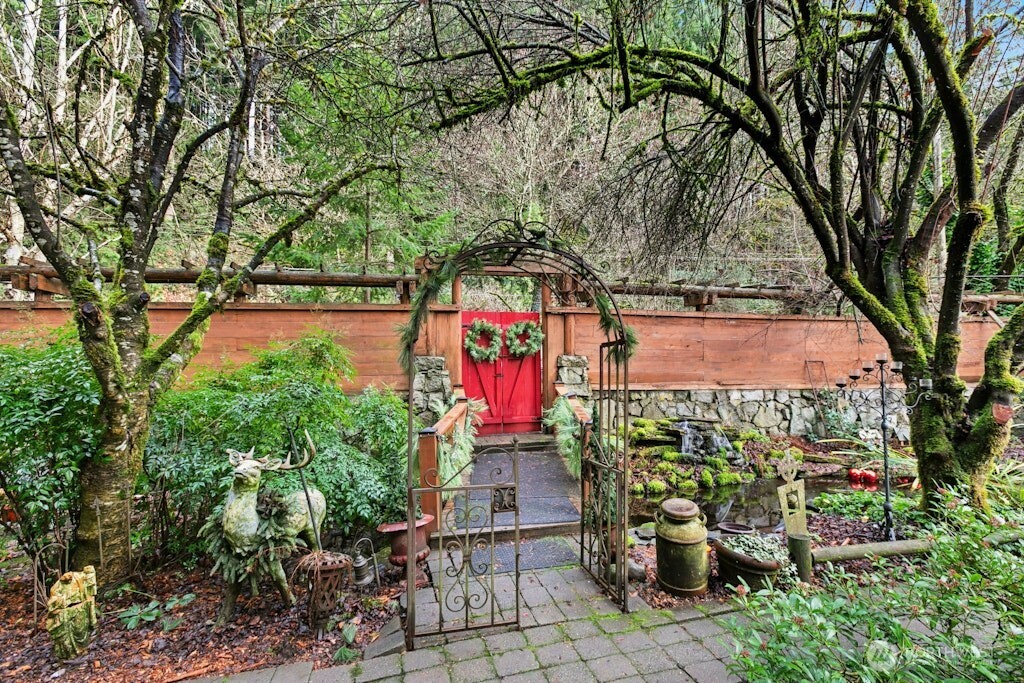 25629 Redmond-Fall City Road Northeast Redmond, WA 98053 - Photo 8 of 39