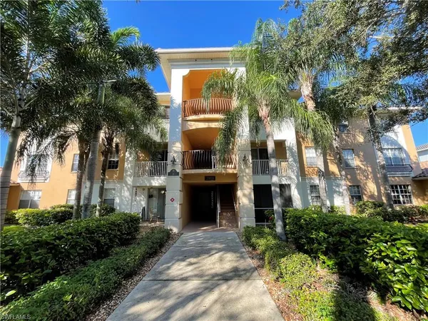 $1,550 | 2909 Tuscan Drive, Unit 302, Cape Coral, FL 33909