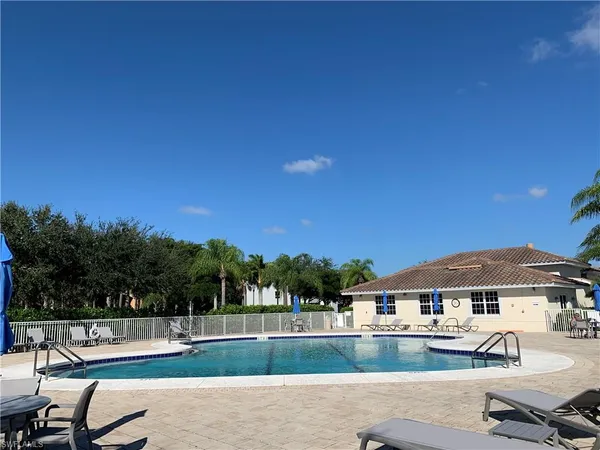 $1,550 | 2909 Tuscan Drive, Unit 302, Cape Coral, FL 33909