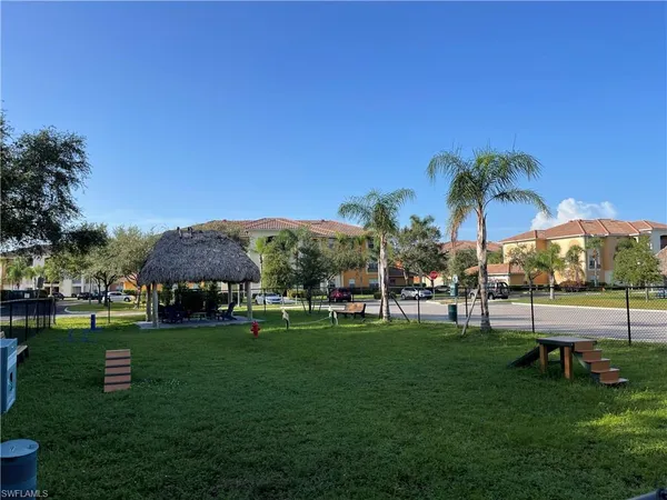 $1,550 | 2909 Tuscan Drive, Unit 302, Cape Coral, FL 33909