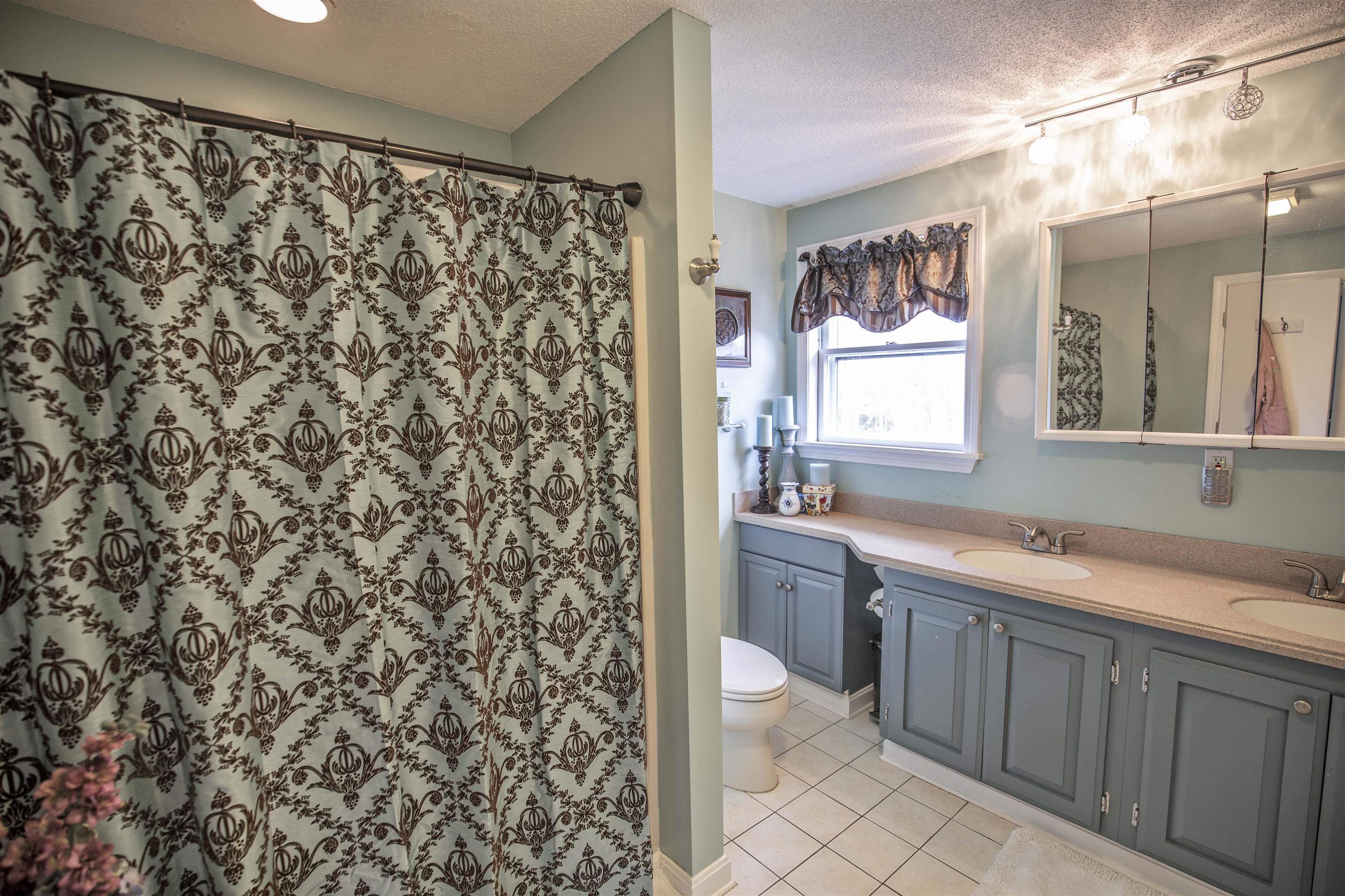 52 Hardy Road Londonderry, NH 03053 - Photo 24 of 40